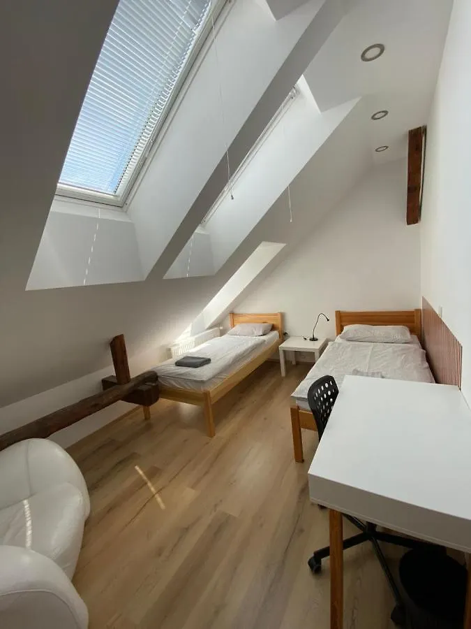 Poppy Rooms ليوبليانا 0*,